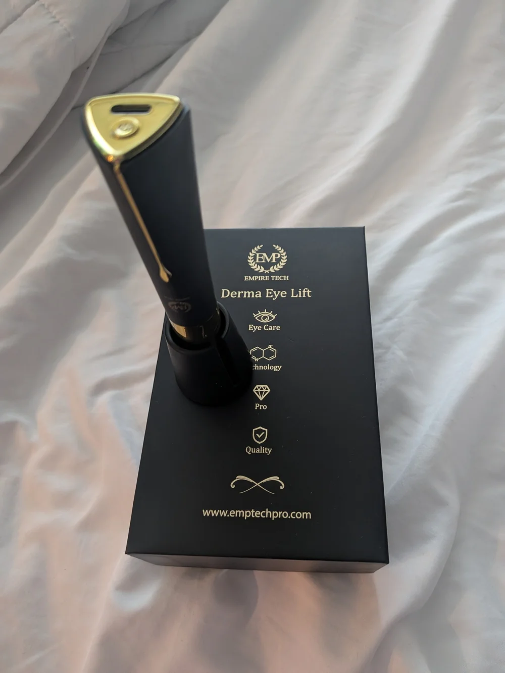 Empire Tech Derma Eye Lift Device in Black and Gold